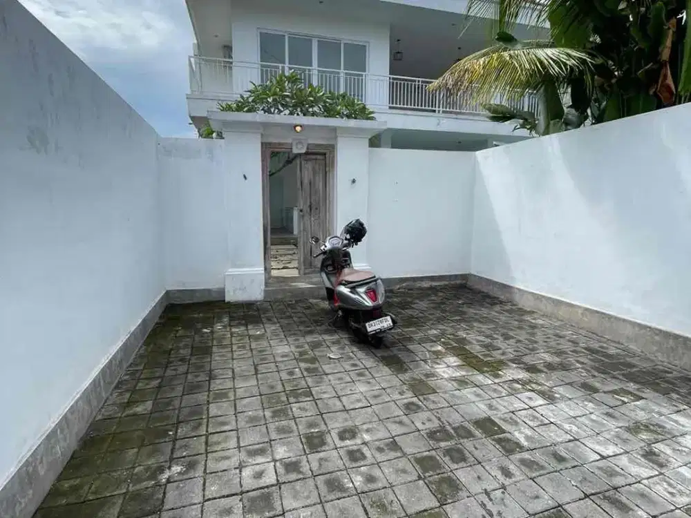 dijual villa lokasi jln raya munggu ( dekat babi guling selingsing ) bantas munggu