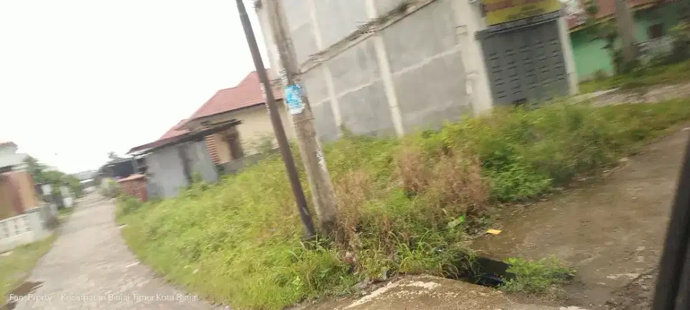 Ruko 2 1/2 lantai Pekan km.18 Jl.Danau Tempe kota Binjai