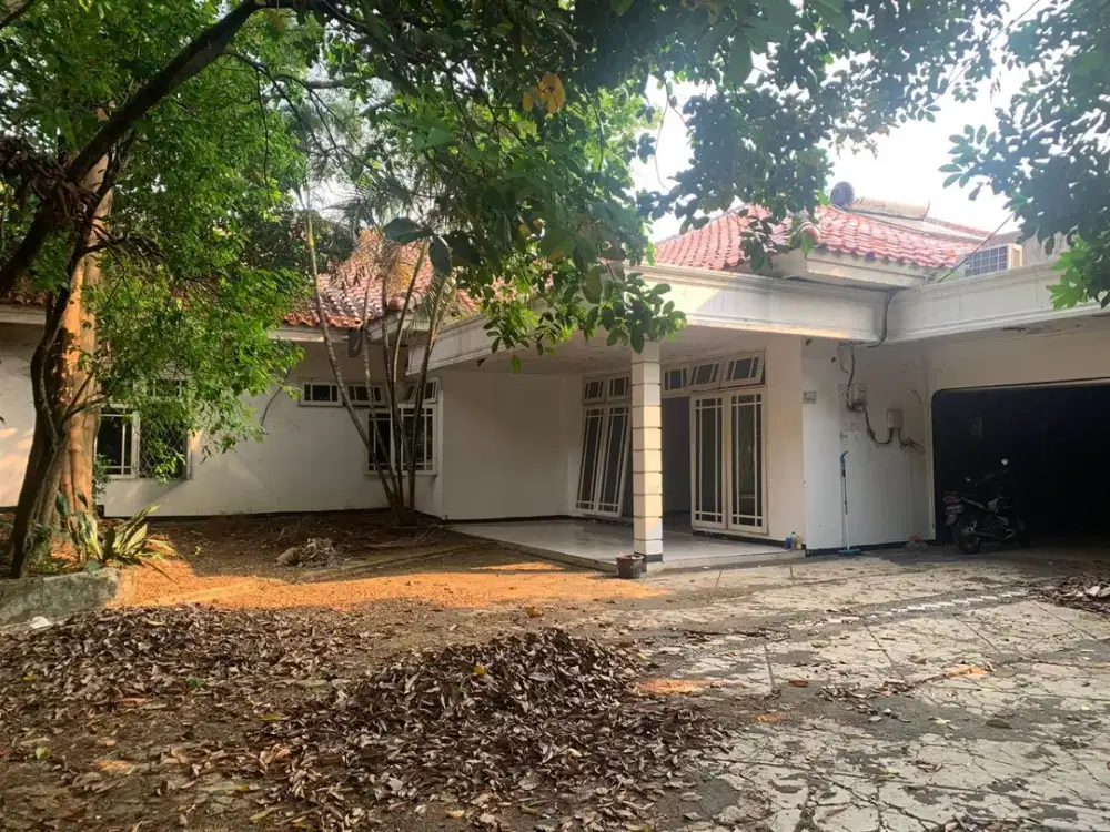 FOR SALE RUMAH LAMA HITUNG TANAH DI JAGAKARSA JAKARTA SELATAN