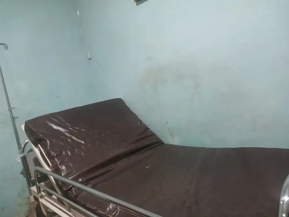 Tempat tidur pasien (Hospital Bed)