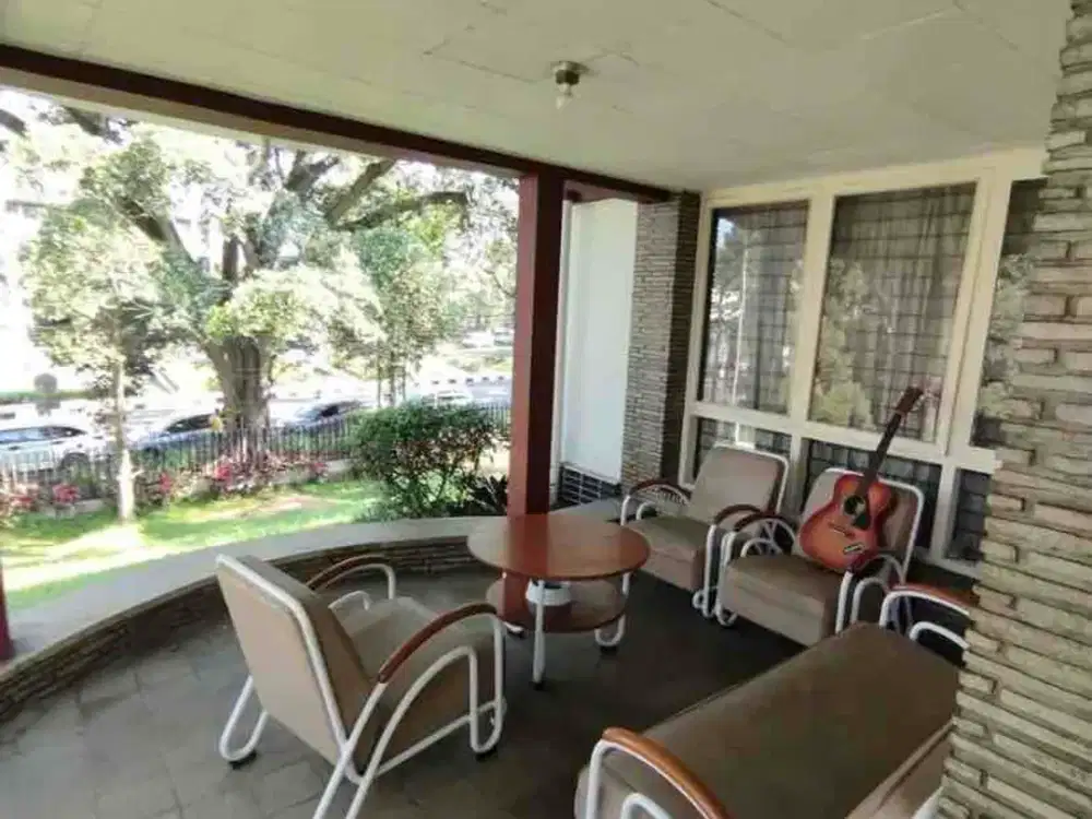 Turun Harga!! Rumah Luas Besar Terawat Mainroad Di Cipaganti Kota Bandung