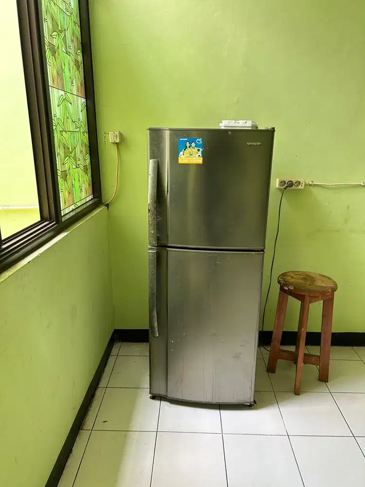 Kulkas Sharp 2 pintu