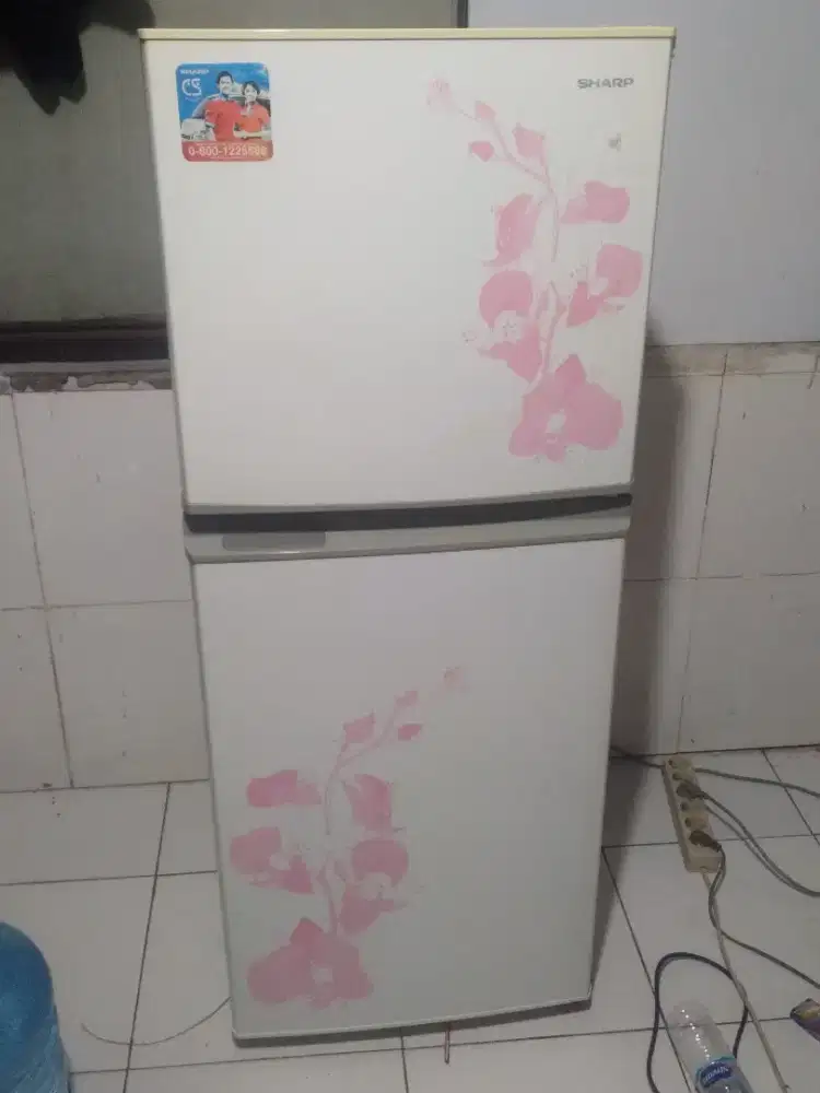 Kulkas 2 pintu merk sharp