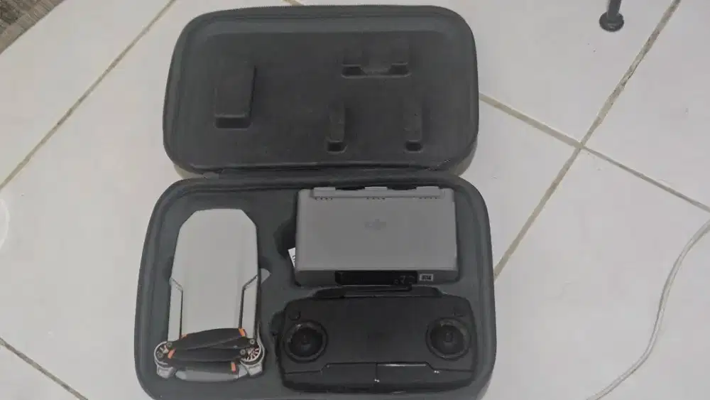 DJI Mini SE fly more combo