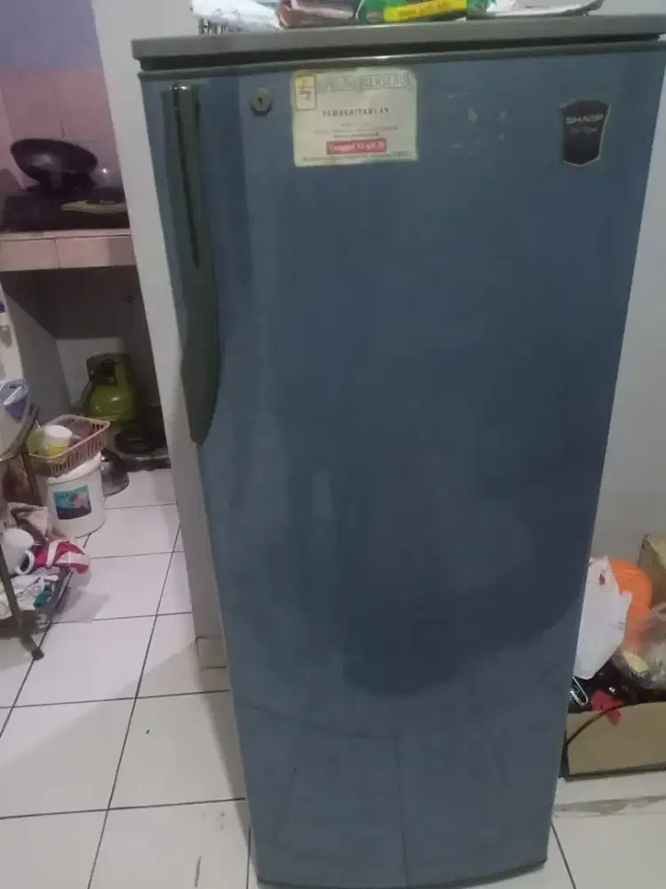 Kulkas jumbo 1 pintu merk Sharp