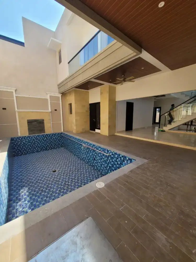 Rumah 2 lantai New Gress Waterfront Citraland Dekat Lapangan Padel