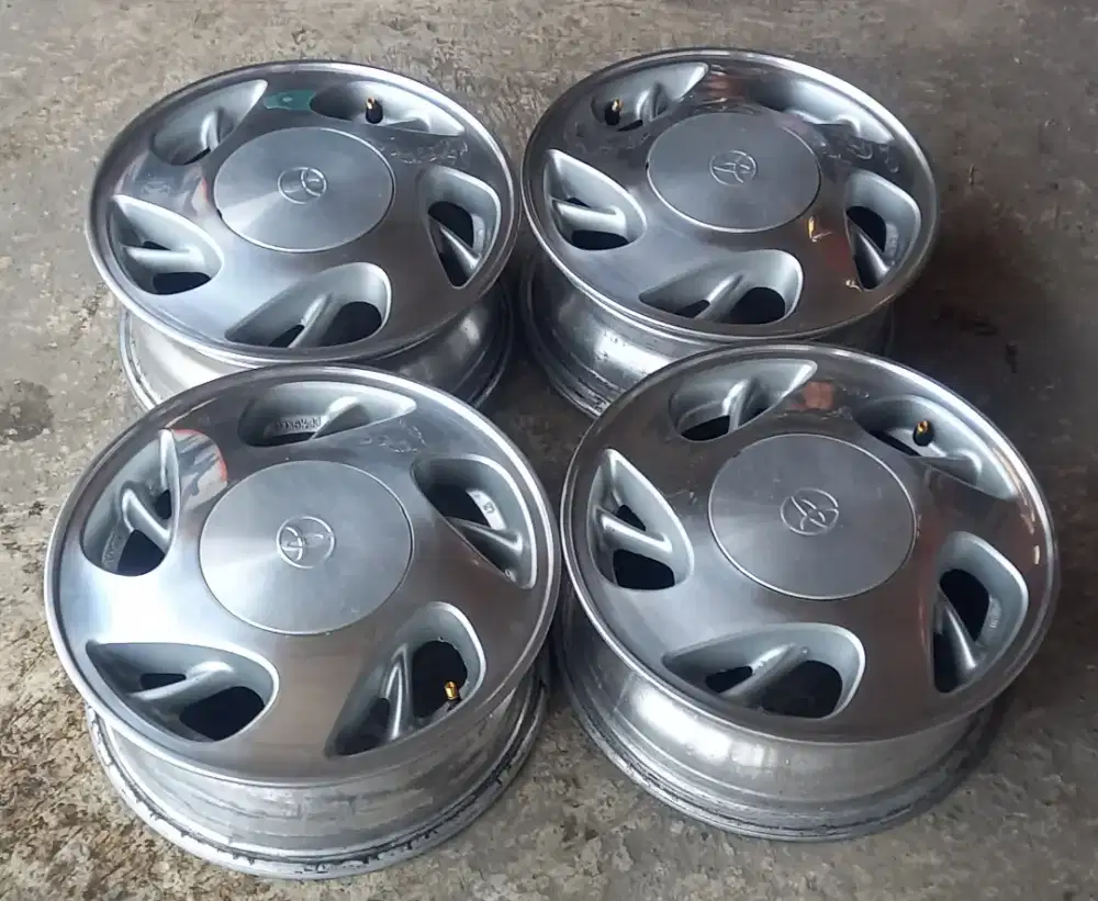 Velg toyota kijang ring 14 pcd 4x114,3