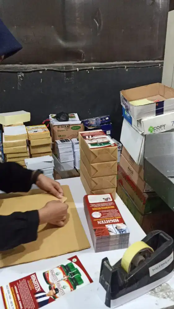 Brosur custom aneka ukuran