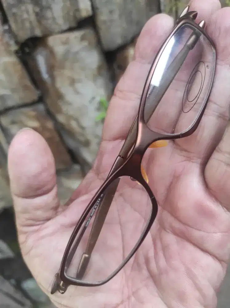 Barang baru lensa bawaan frame kacamata baca merk Oakley USA orisinil