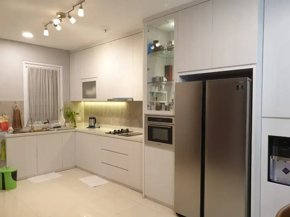 Disewakan Town House di Apartemen Puri Mansion Luas 142 m2 Full Furnish Mewah Cakep Bagus dan Murah