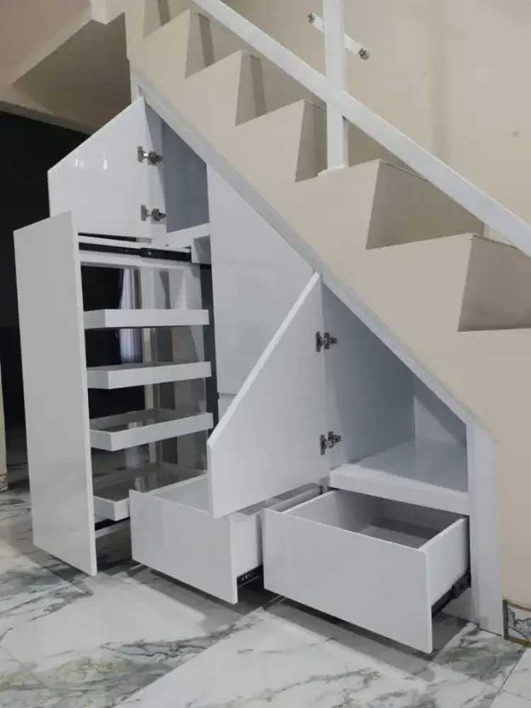 Lemari bawah tangga KABINET Bawah tangga
