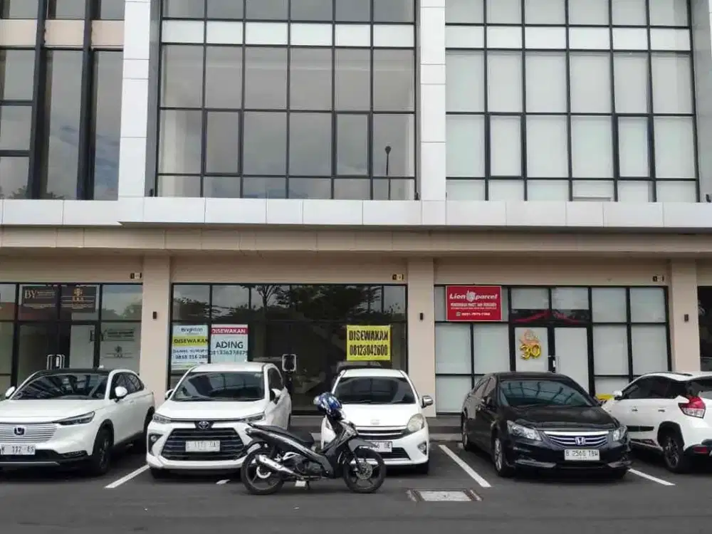 Citraland Vittorio Wiyung ruko 3lt dalam komplek apartemen