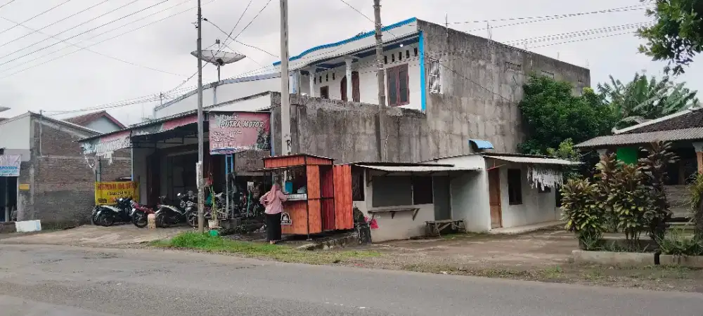 Di jual rumah dengan luas 250 m²