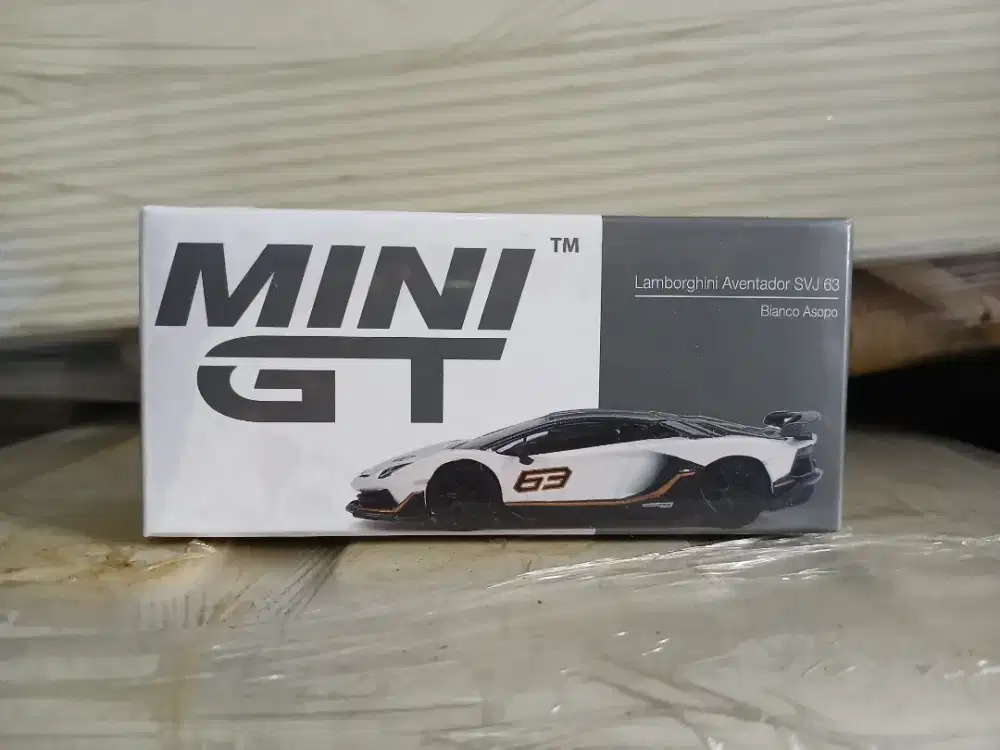Mini GT Lamborghini Aventador SVJ 63