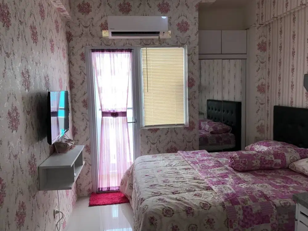 Sewa Apartemen The Green Pramuka Tower Penelope Atas Mall dekat Tol