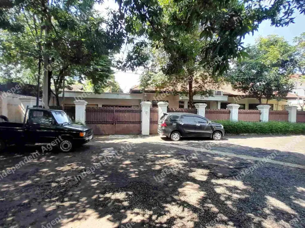 Tanah Plus 3 Unit Bangunan di Ampera Jakarta Selatan