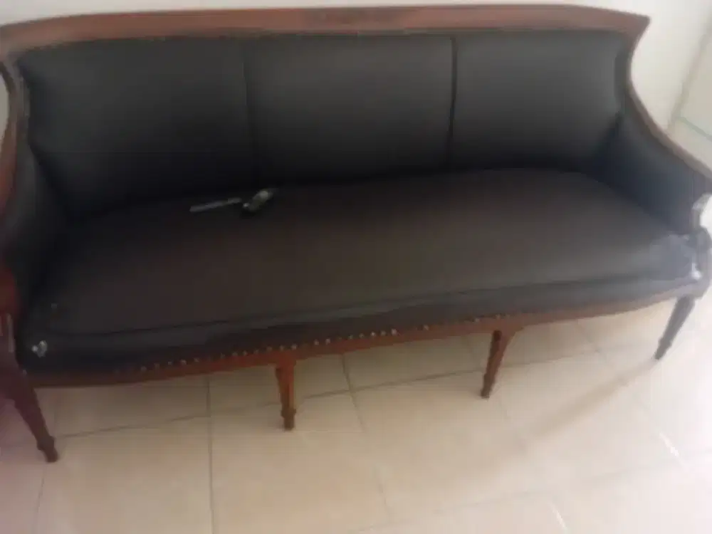 Sofa jati tua 3 dudukan