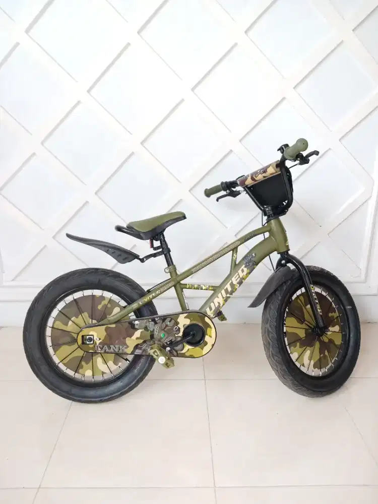 Dijual Cepat Sepeda Anak merk UNITED TANK ukuran 18 kndisi 99%istimewa