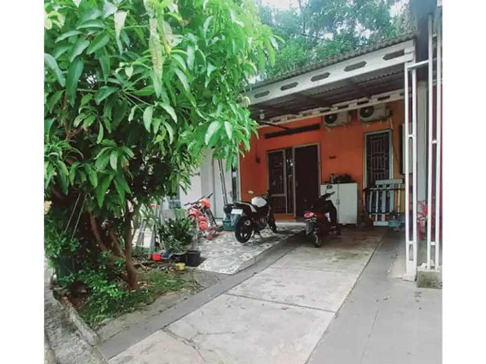 Rumah Mutiara Gading City, Jalan lebar, depan taman, Bekasi