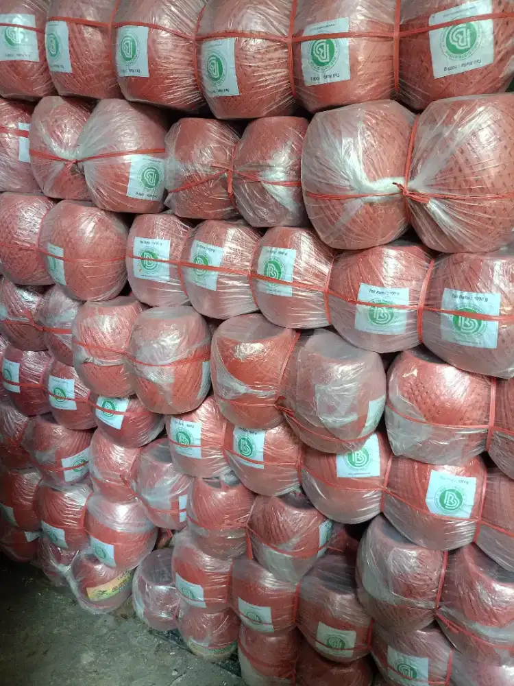 Tali Rafia 1 Kg Full Hitam Merah Kuning Hijau