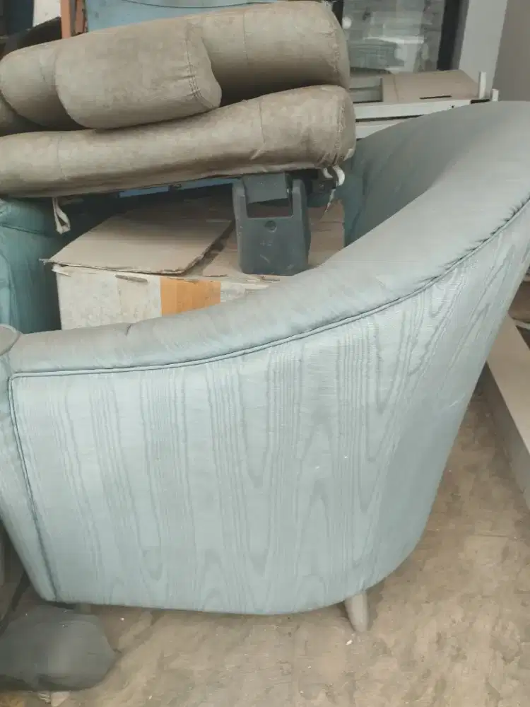2 pc sofa termurah dan di jamin kuat rangka kayu mahoni