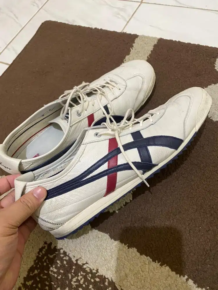 Sepatu onitsuka asli
