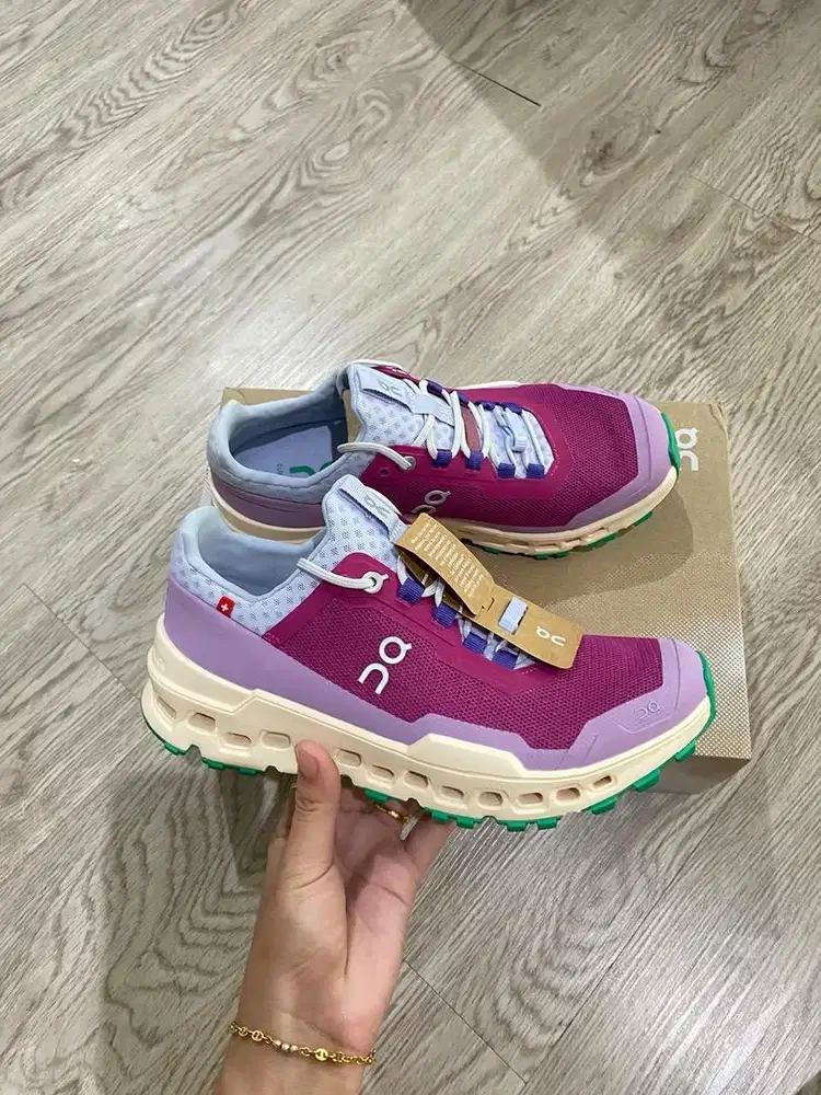 LIKE NEW ON CLOUD- TRAIL RUNNING SHOES 1000000% AUTHENTIC LENGKAP BOX