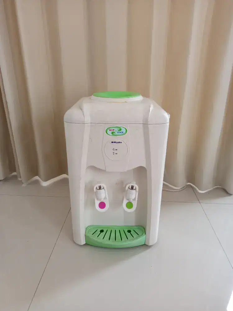 Dispenser Hot & Ice (Dingin)