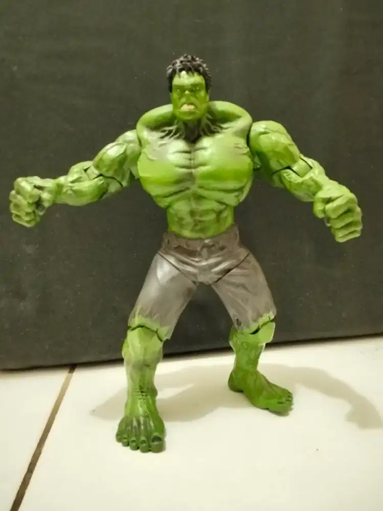 Action figure hulk