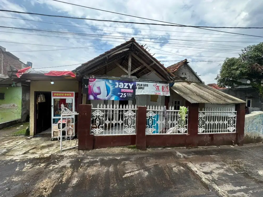 DIJUAL SEGERA RUMAH BANYURESMI PINGGIR JALAN !!!