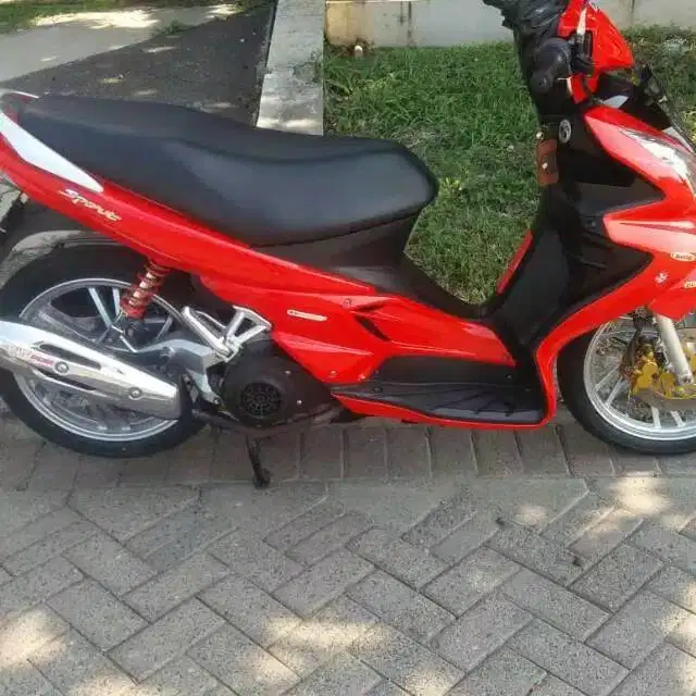Dijual Motor Suzuki Skywave 2010