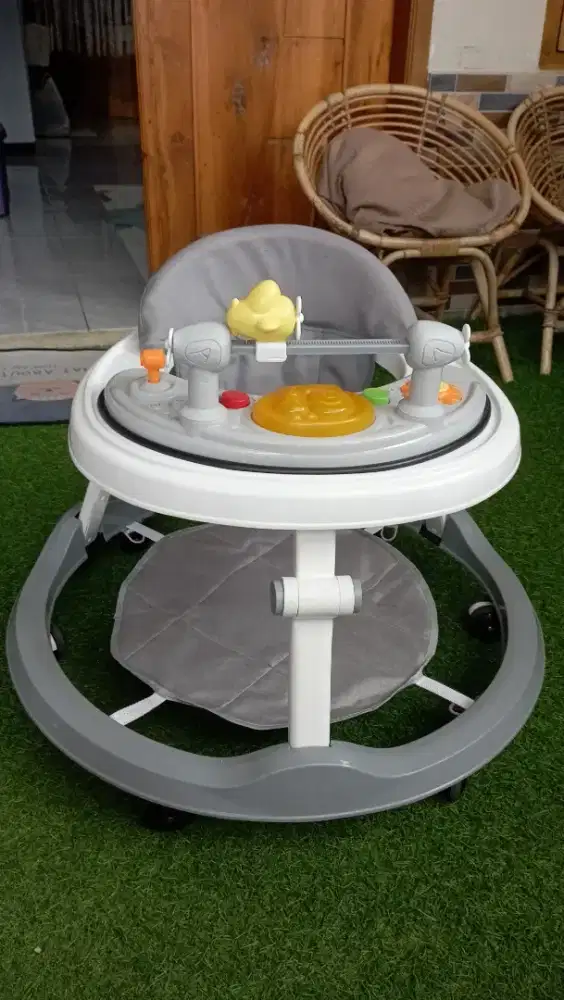 Baby Walker / Roda Jalan Bayi