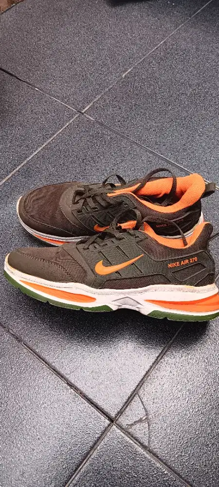 Sepatu Ukuran Nomor 42