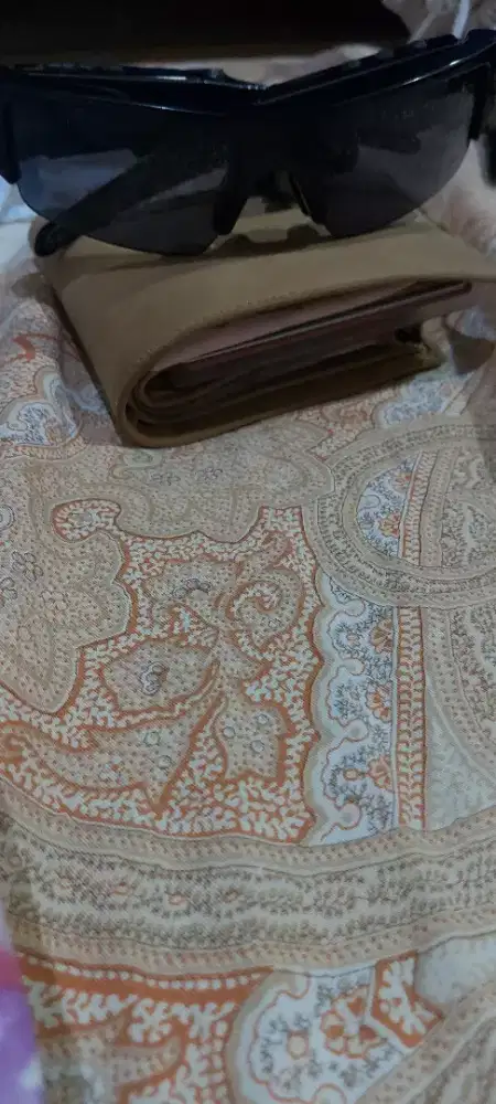 Kacamata oakley resmi