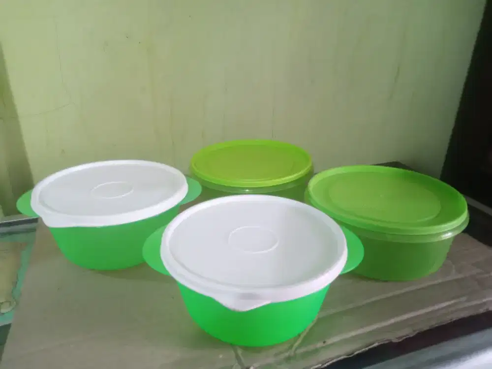 PRELOVED BORONGAN 4 PCS WADAH MAKANAN BERTUTUP
