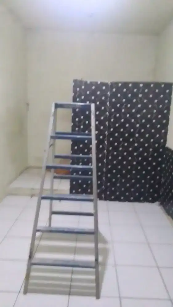 Tangga rh kontrakan cod kapuk cengkareng pik 650rb