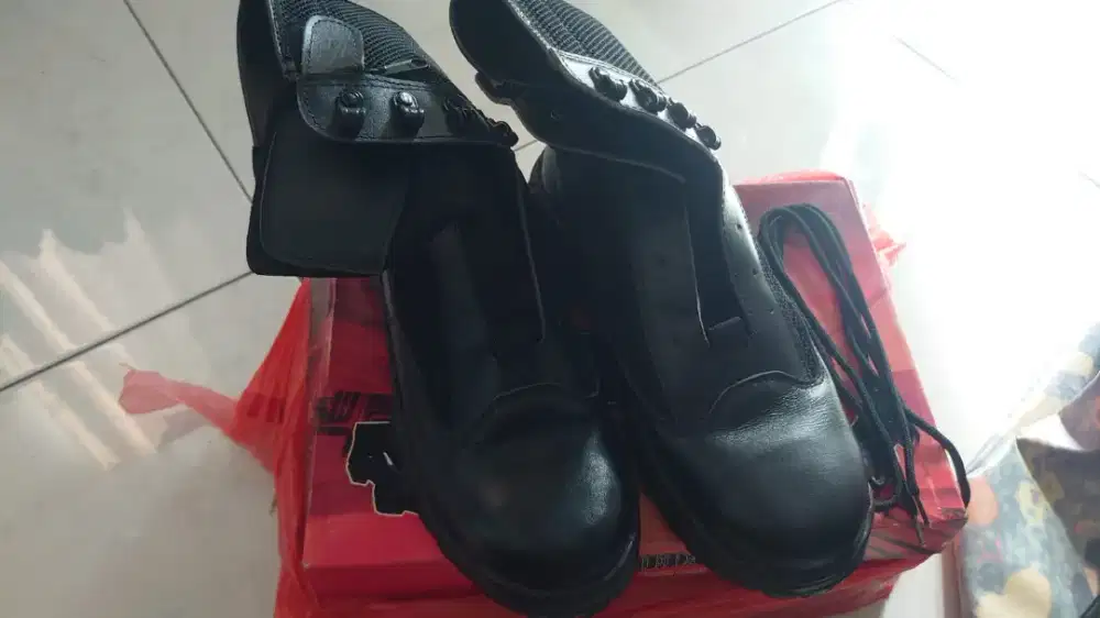 Dijual sepatu satpam merk Medali 174