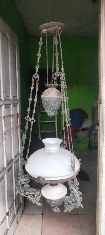 Lampu gantung kuno / antik