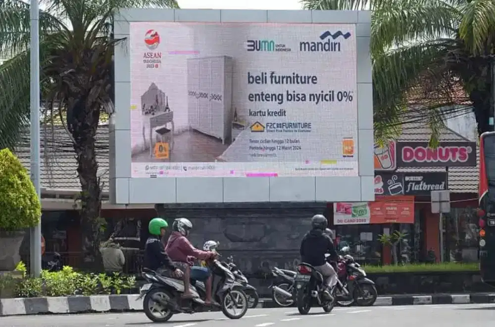 Videotroon Indoor dan Outdoor