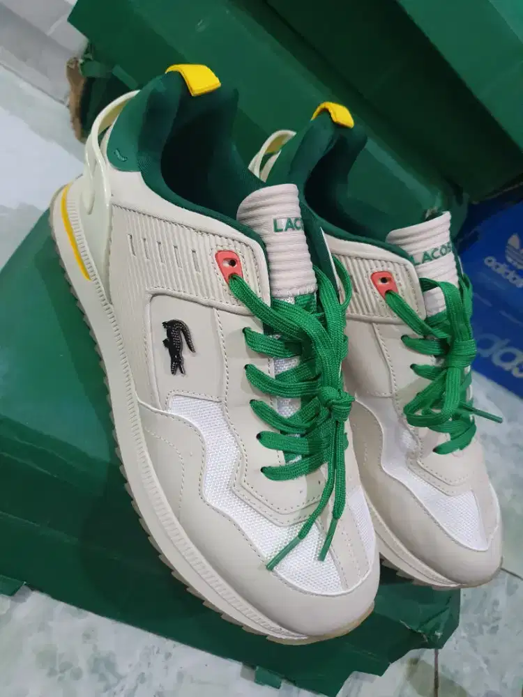 Sepatu lacoste sz 43