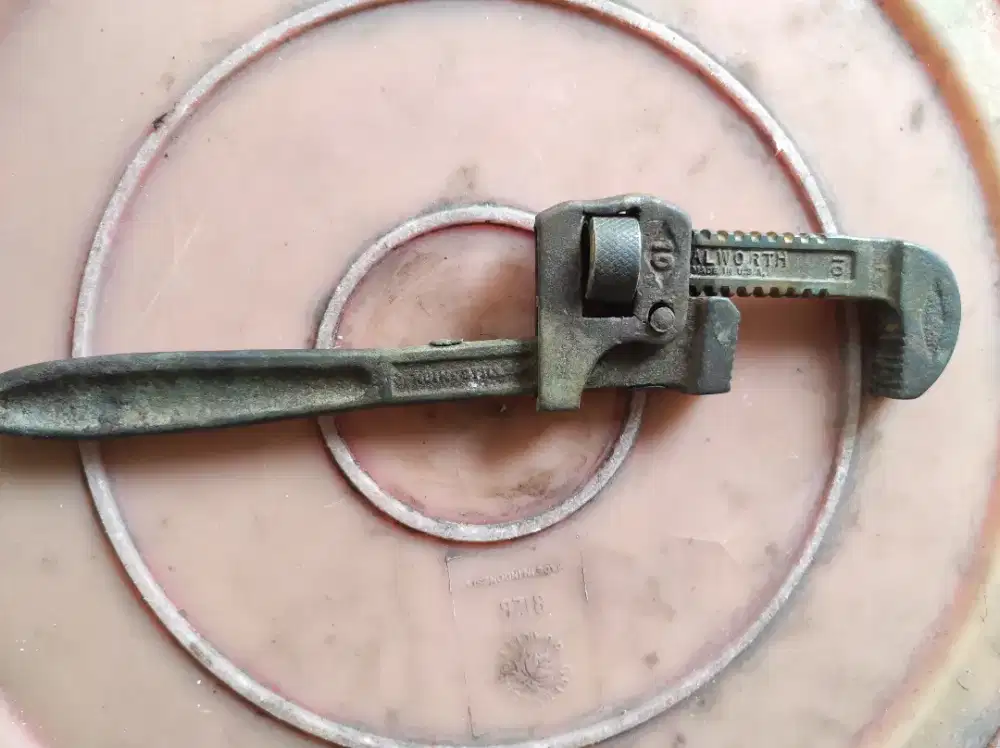 Kunci pipa Inggris F Walworth 10 Made in usa lawas jadul antik