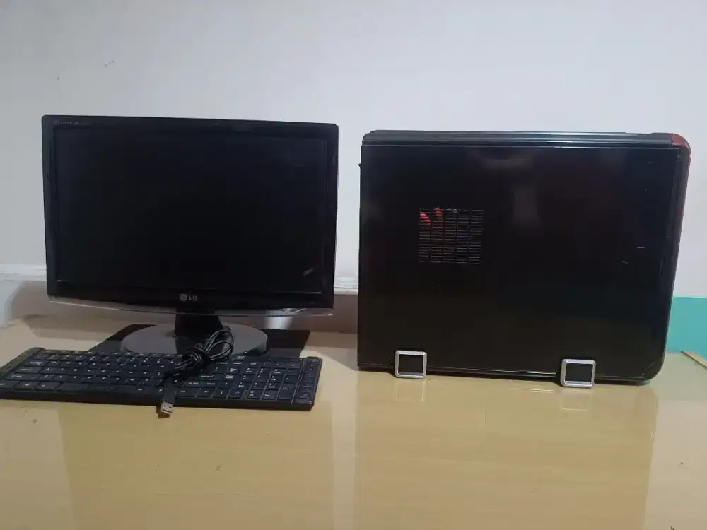 Komputer 1 set (Desktop, Keyboard & CPU)