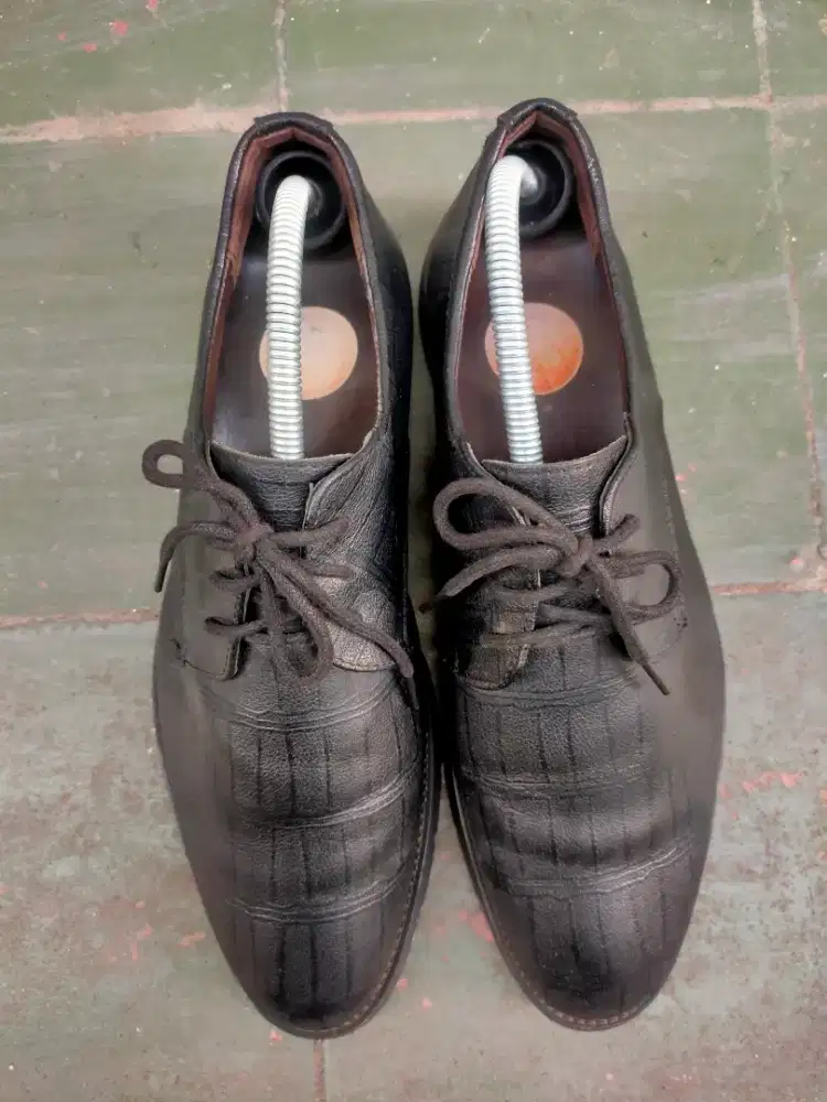 Sepatu kulit Pantofel Dragonfly