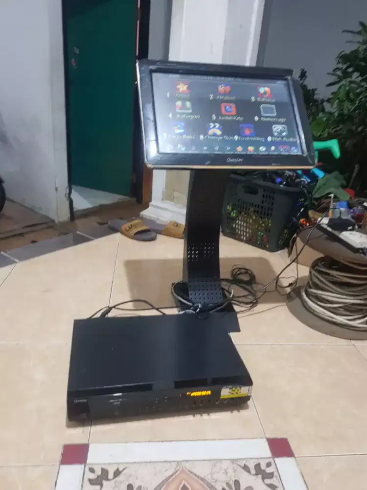 Karaoke player Geisler ok7000 + monitor touchscreen 19 inch geisler
