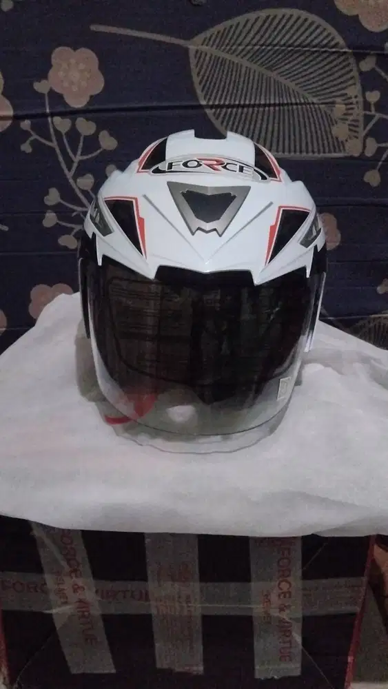 Helmet Force size L