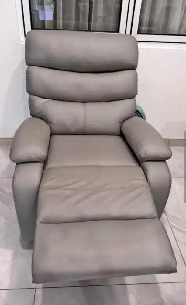 Sofa recliner Informa. Second like new