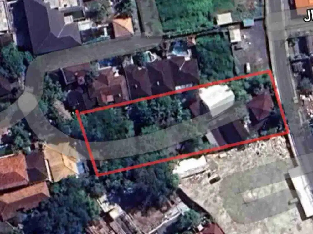 land in the middle of seminyak near double six