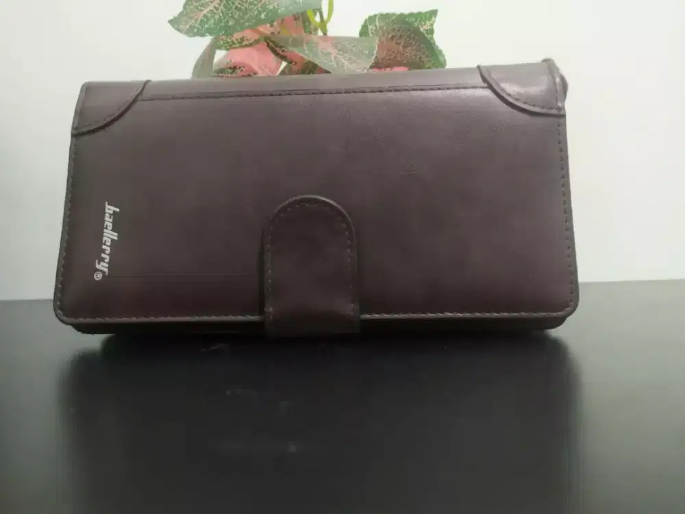 Dompet coklat ballerry kosongkan lemari