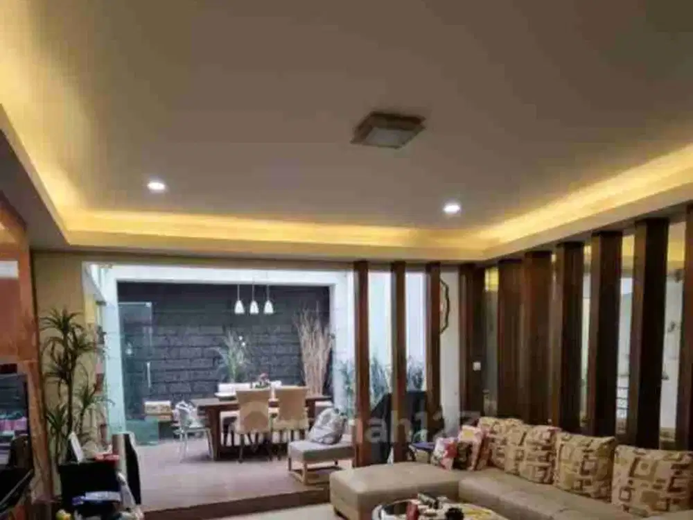 Dijual 
Town House CBD pluit 
(di dlm Emporium mall), nyaman dan besar .