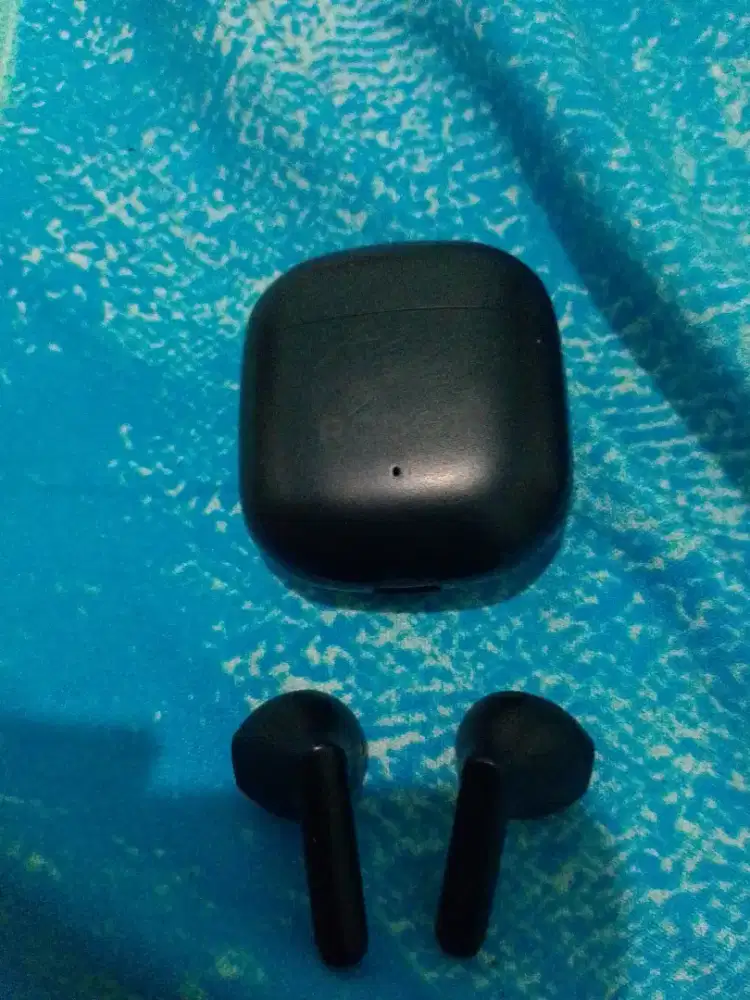 Earbuds robot bluetooth